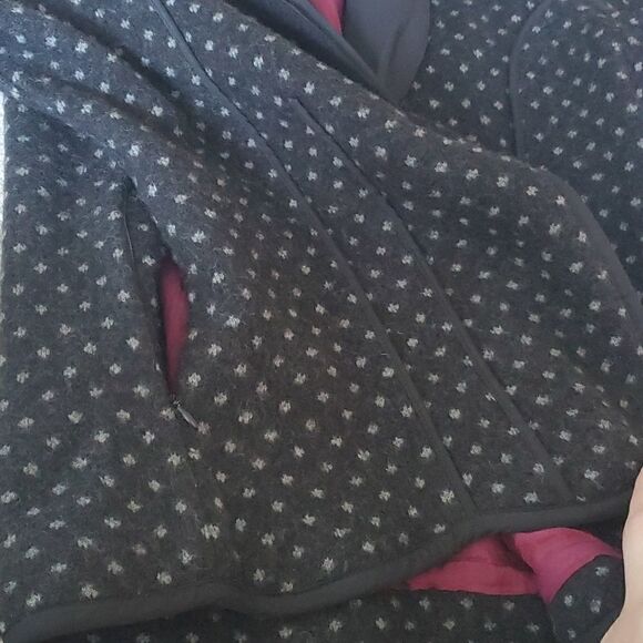 Icelandic Designs | Wool and Silk Blazer Jacket - Picture 10 of 10